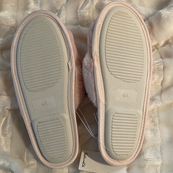 Plush slippers BNWT - Picture 4 of 6